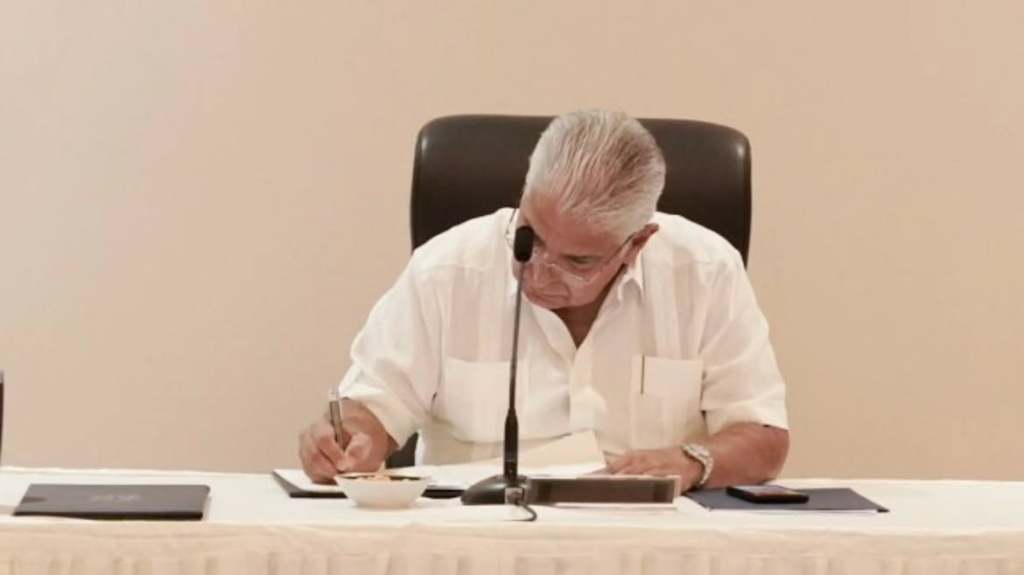 MULINO CUMPLE CON ACUERDO Y SANCIONA LEY DE&nbsp;BANANEROS