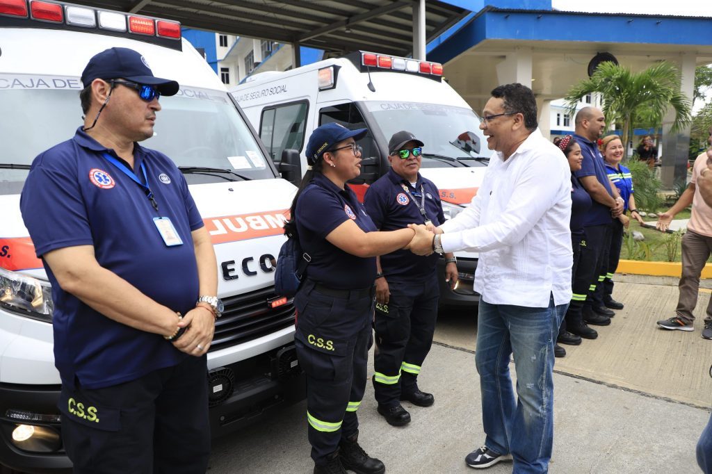 Chiriquí fortalece su red de salud con nueva Sala de Salud Mental y siete ambulancias de última&nbsp;generación.