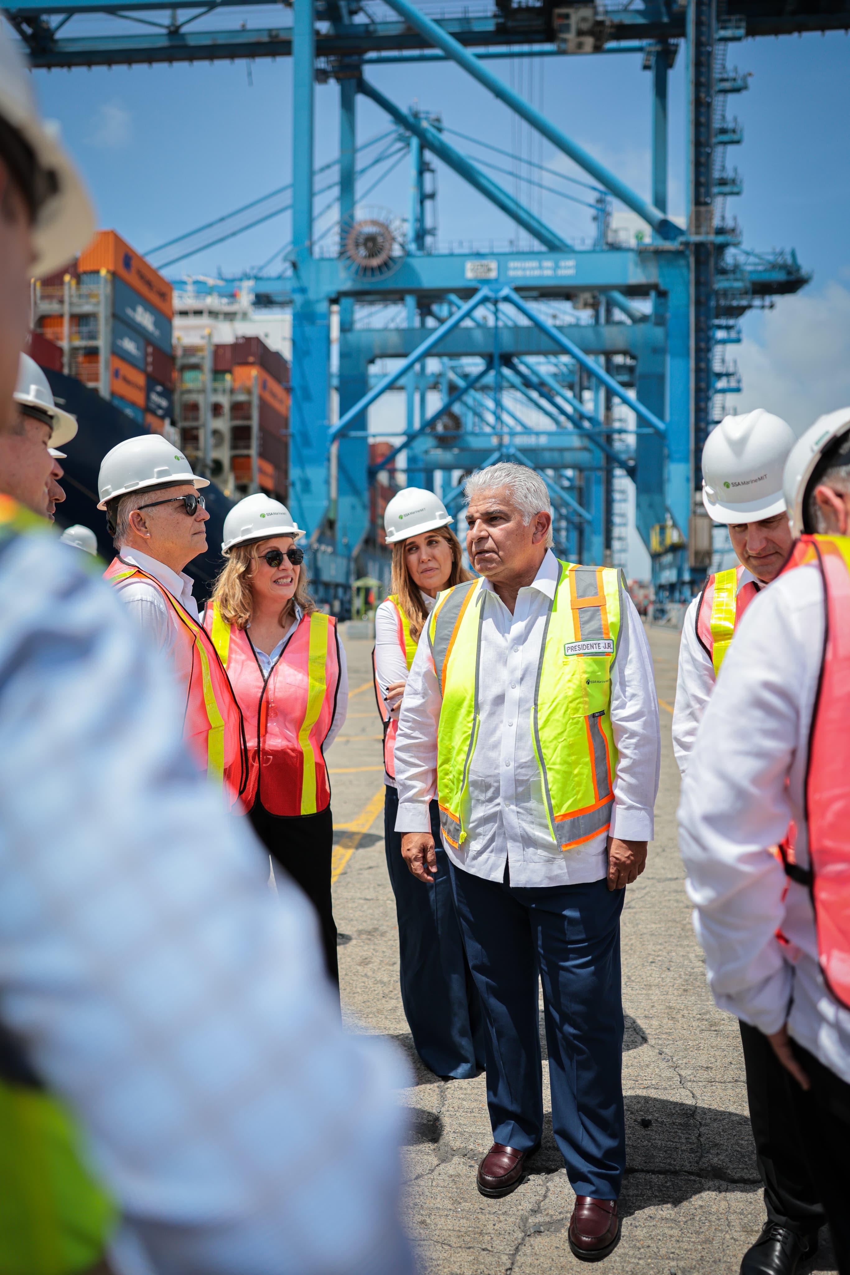 PRESIDENTE VISITA MANZANILLO INTERNATIONAL TERMINAL EN COLÓN