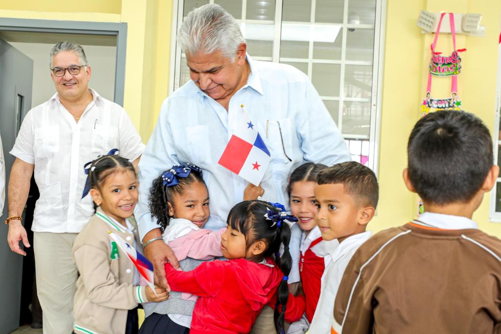 PRESIDENTE MULINO INAUGURA MODERNA ESCUELA ANTONIO JOSÉ DE SUCRE EN CHIRIQUÍ , TRAS MÁS DE UNA DÉCADA DE&nbsp;ESPERA.