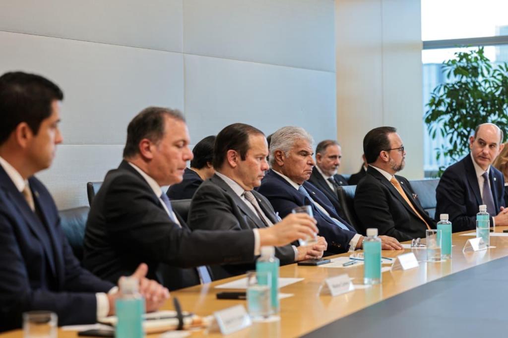 Presidente Mulino se reúne con directivos del Mizuho Bank y Sumitomo Corp. para explorar oportunidades de inversión y financiamiento en&nbsp;Panamá