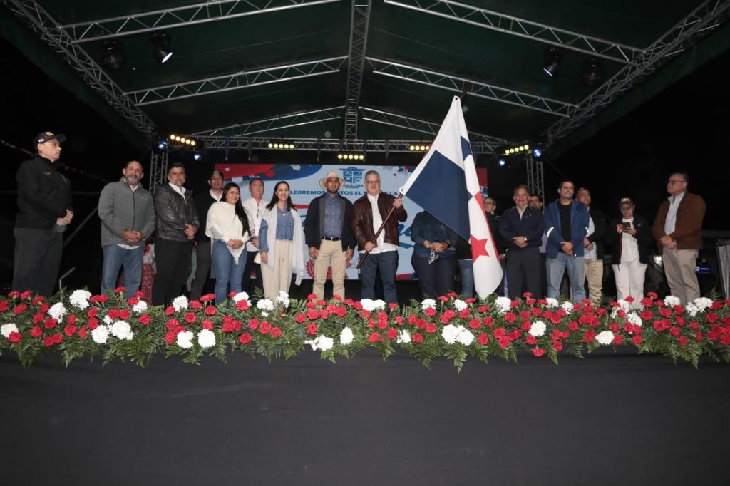 Boquete inicia celebración de la independencia con el ministro Orillac como&nbsp;abanderado