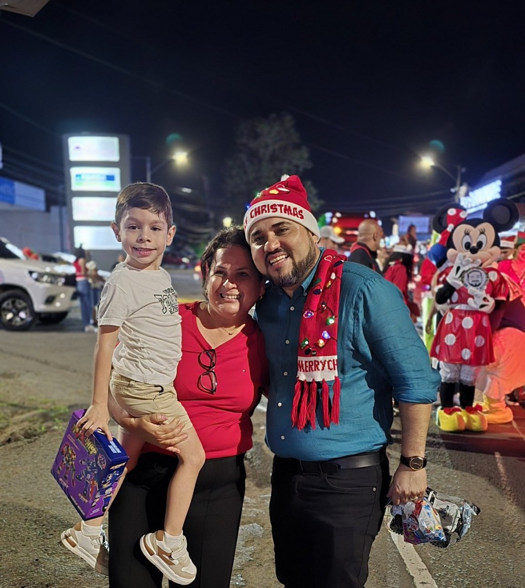 Desfile navideño de David llena de magia, alegría y esperanza a miles de familias&nbsp;chiricanas.