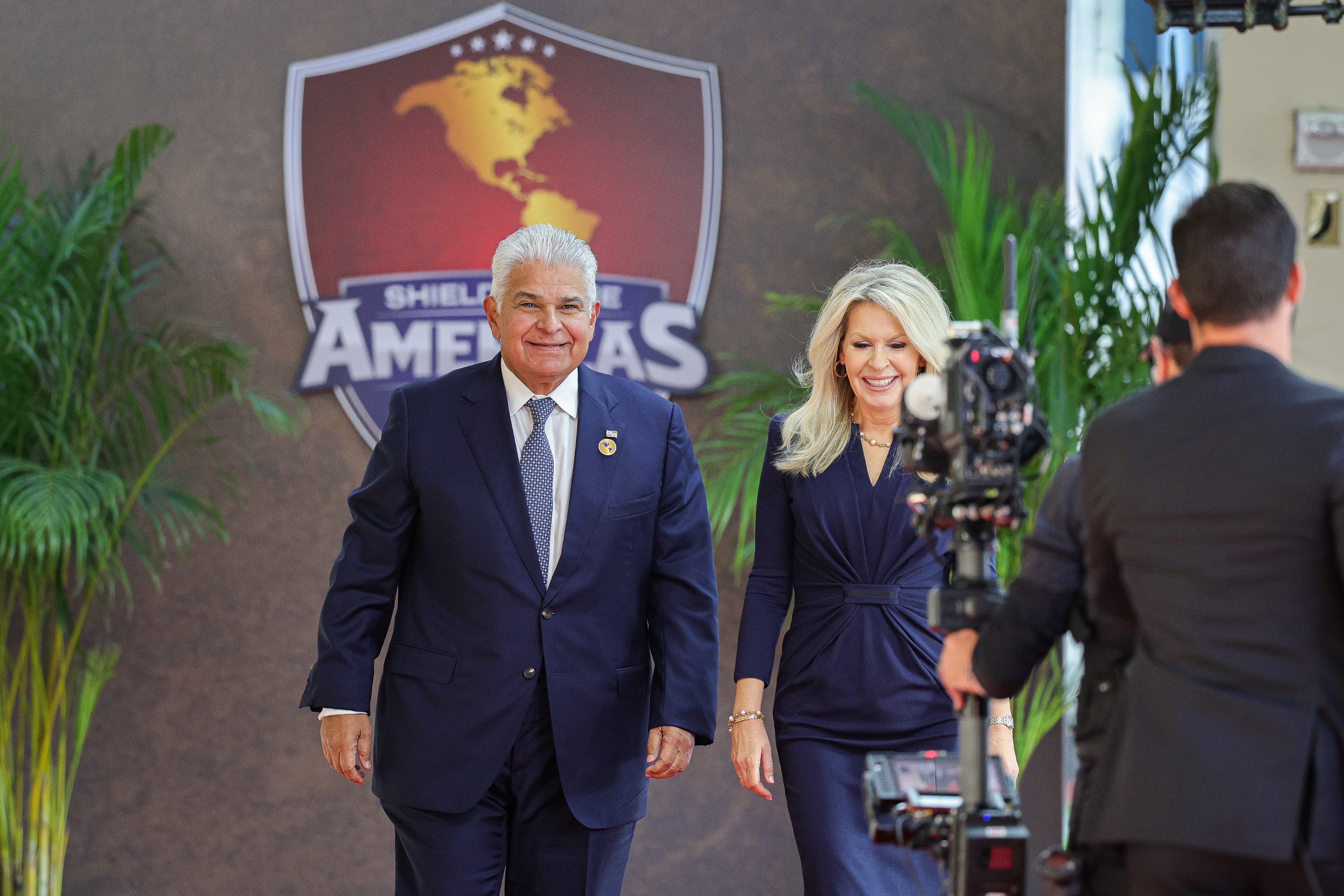 Presidente Mulino llega a la cumbre Escudo de las Américas
