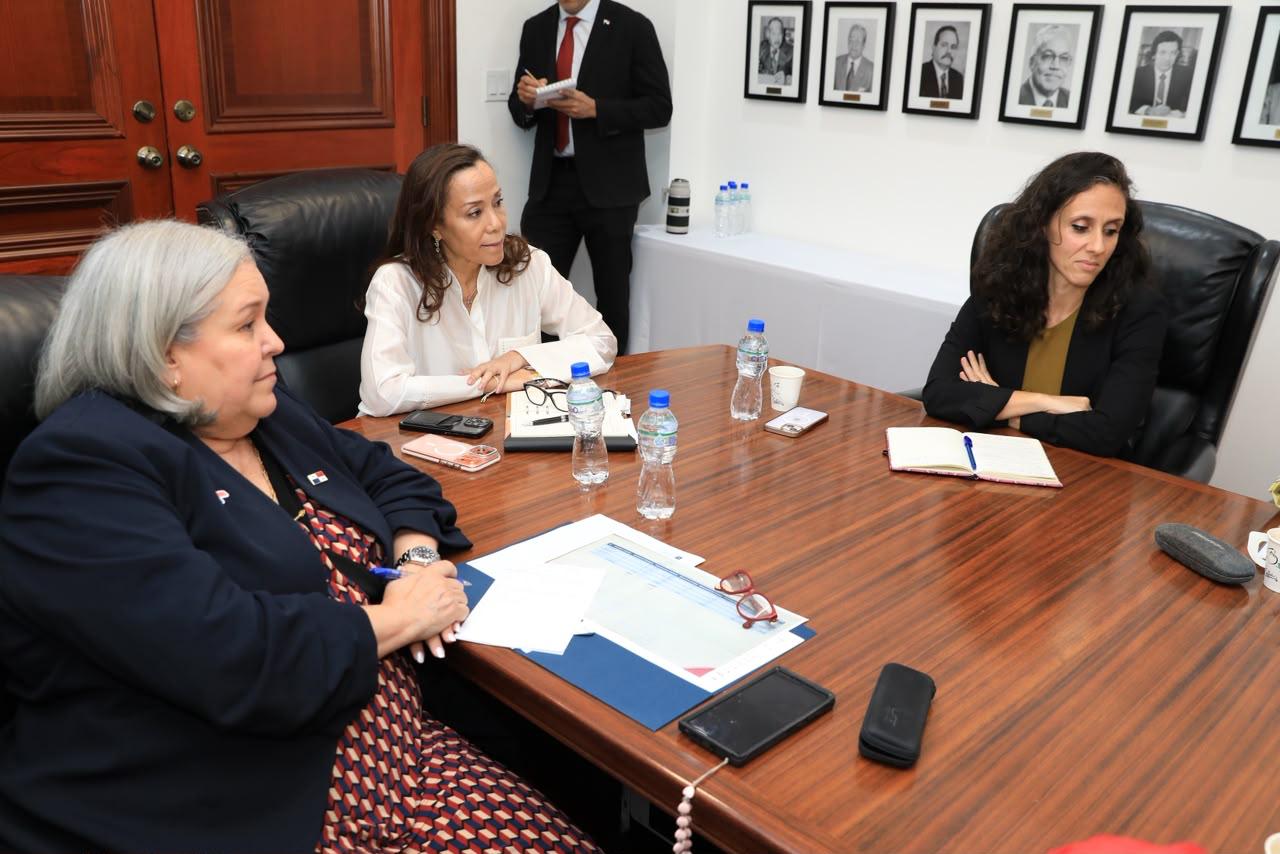 Gobierno coordina ayuda económica para damnificados del terremoto con la Cruz Roja y Naciones Unidas
