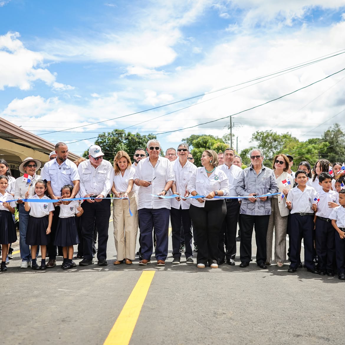 Mulino entrega más de 57 kilómetros de carreteras en Chiriquí para impulsar el comercio, el agro y el turismo